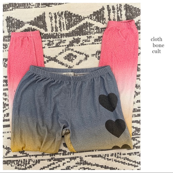 ❌SOLD❌ Rare WILDFOX 💋🦊 Rainbow Ombré 3 Heart SWEATS - Picture 3 of 6